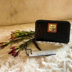 BNWT - DOONEY & BOURKE - Large Zip Around Leather Wallet, Black